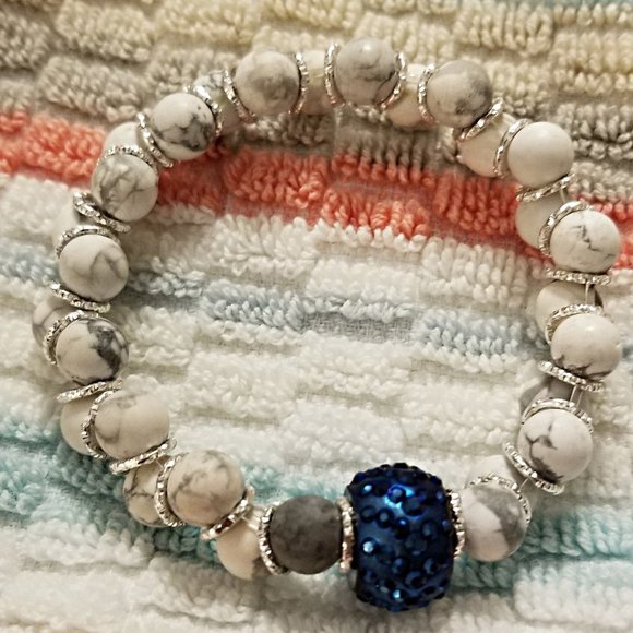 Howlite Goddess Bracelet Stretch - Picture 7 of 8